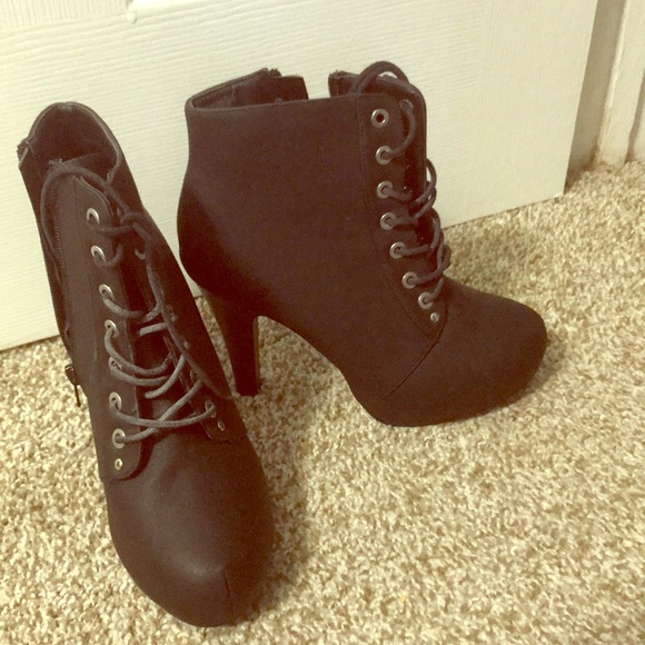 Ankle booties - Picture 1 of 1